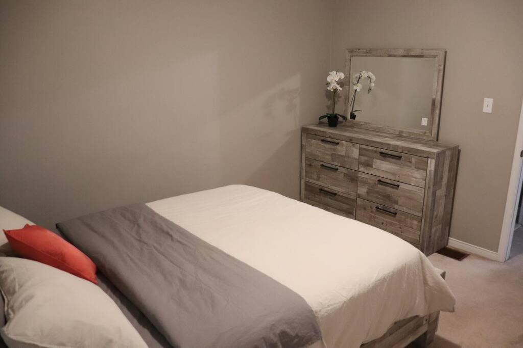 Entire 4 Bed Room Detached Residential Home Ajax Eksteriør billede