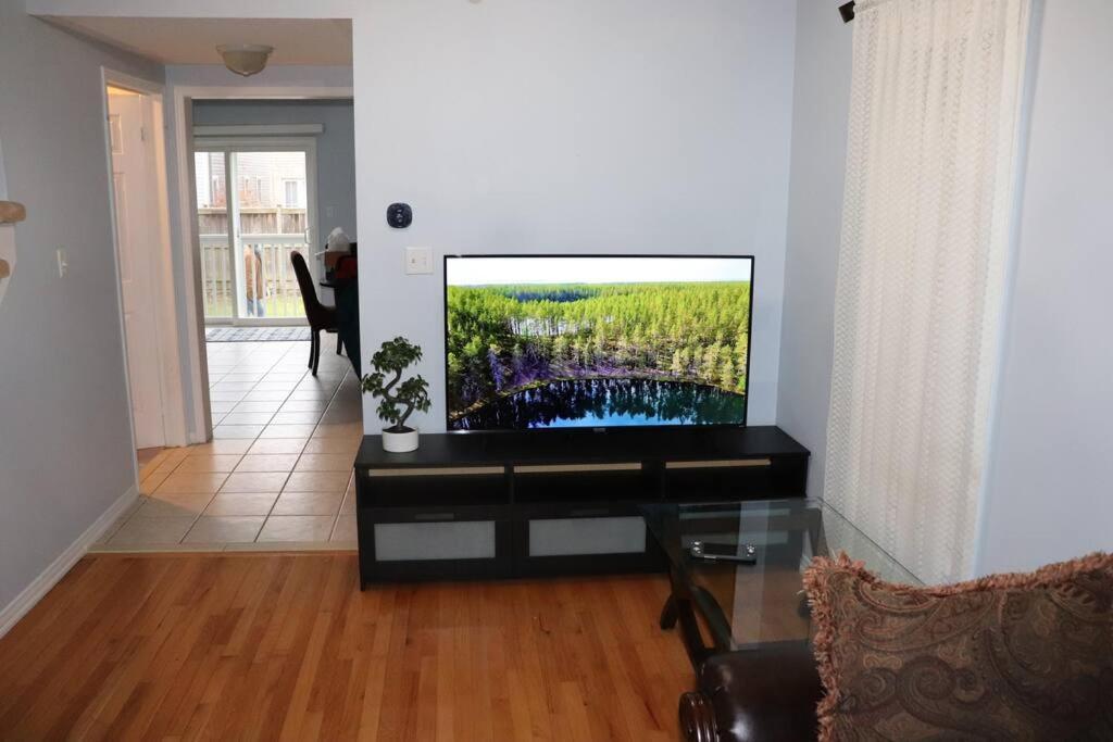Entire 4 Bed Room Detached Residential Home Ajax Eksteriør billede